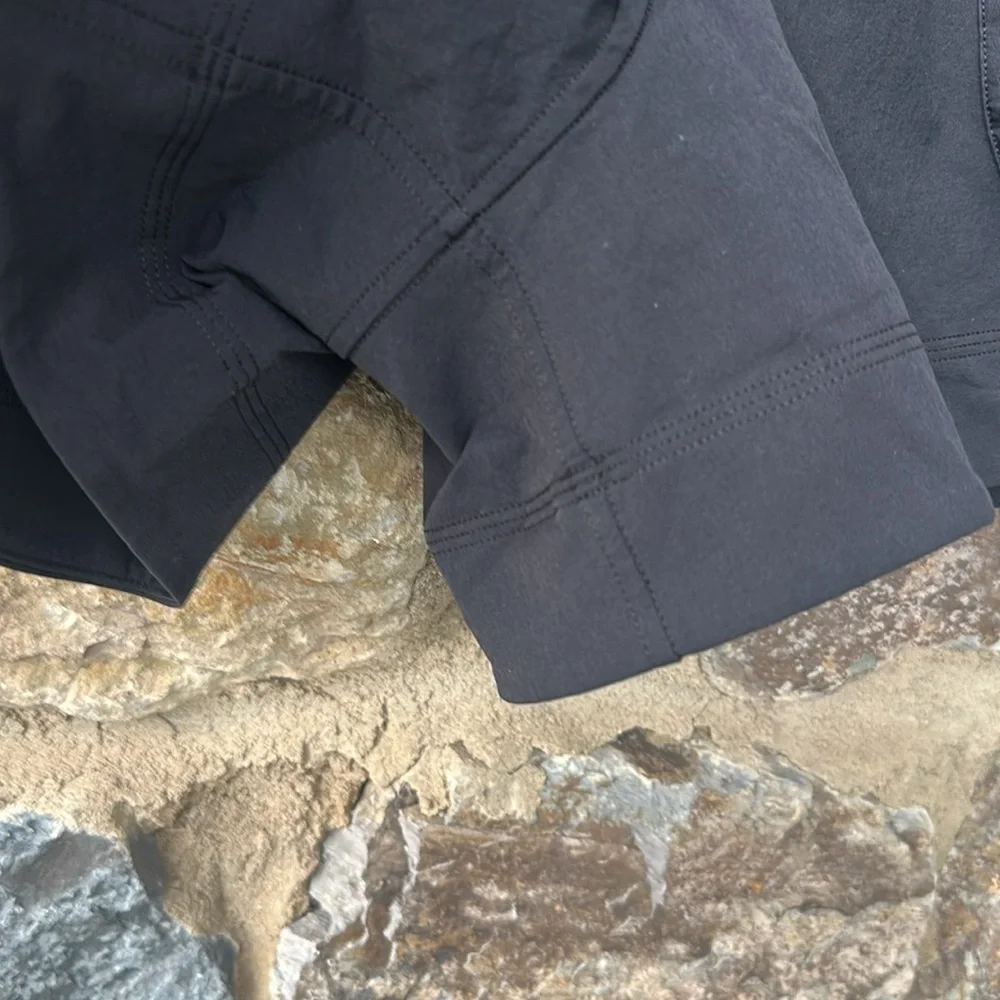 Lululemon Relaxed-Fit Super-High-Rise Cargo Short 4